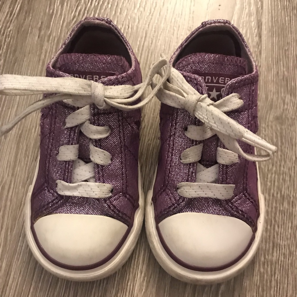 Converse low cut chuck taylor toddler 6